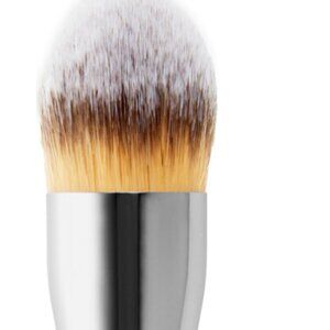 Trish McEvoy pointed Foundation Brush # 77